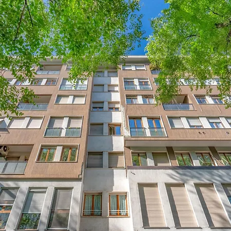 Easy Isola Apartment-2